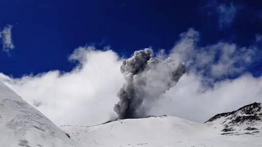 Sernageomin estudia el actual ciclo eruptivo del Complejo Volcánico Nevados de Chillán