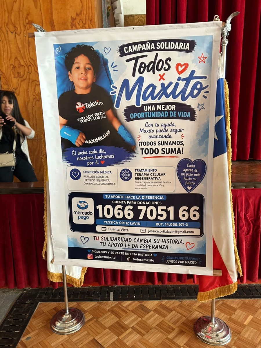 El pendón de Todos por Maxito informa sobre la campaña y las formas de colaborar con el tratamiento del niño en Ecuador. / Nicolás Maureira | La Tribuna