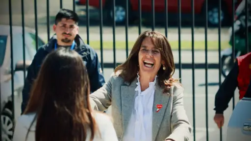 Primera dama María Pía Adriasola visitó a adultos mayores en Los Ángeles